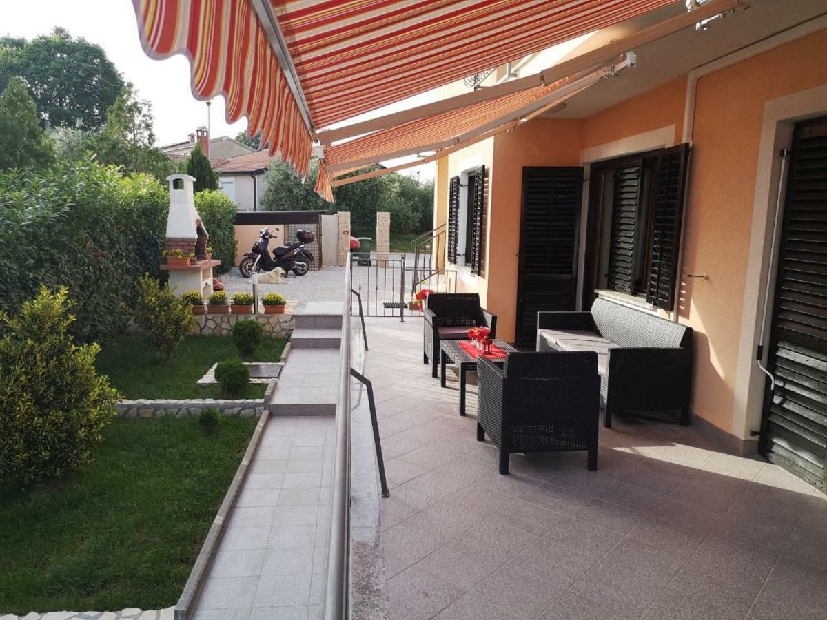 Apartment Stela โปเรช ภายนอก รูปภาพ